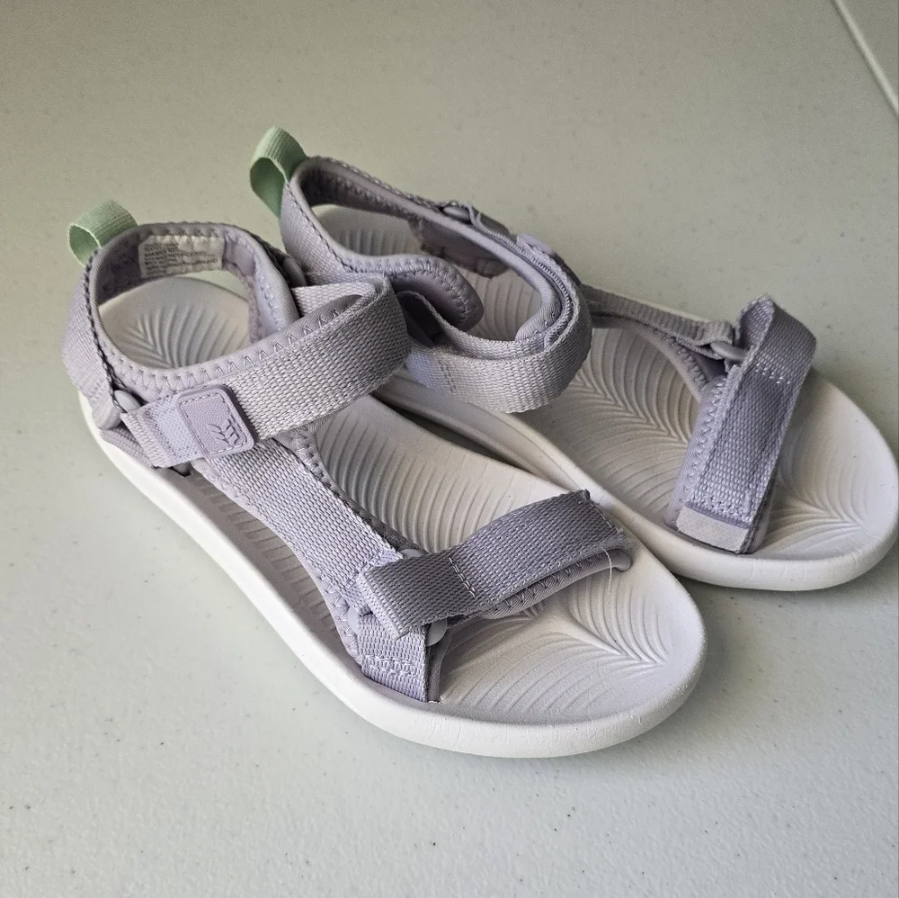 New All in Motion kids sport sandals size 3